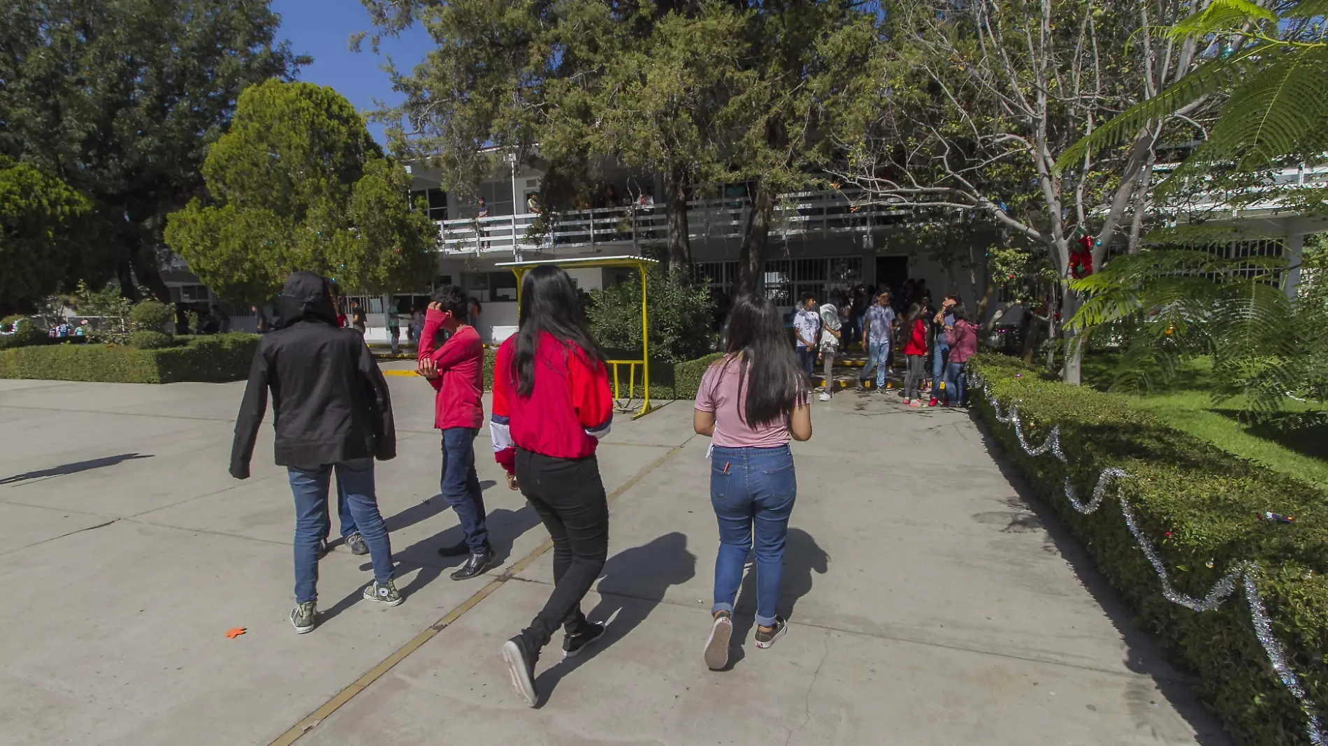 Estudiantes tienen complicación para entendimiento de las matemáticas.Foto César Ortiz. El Sol de San Juan del Río.